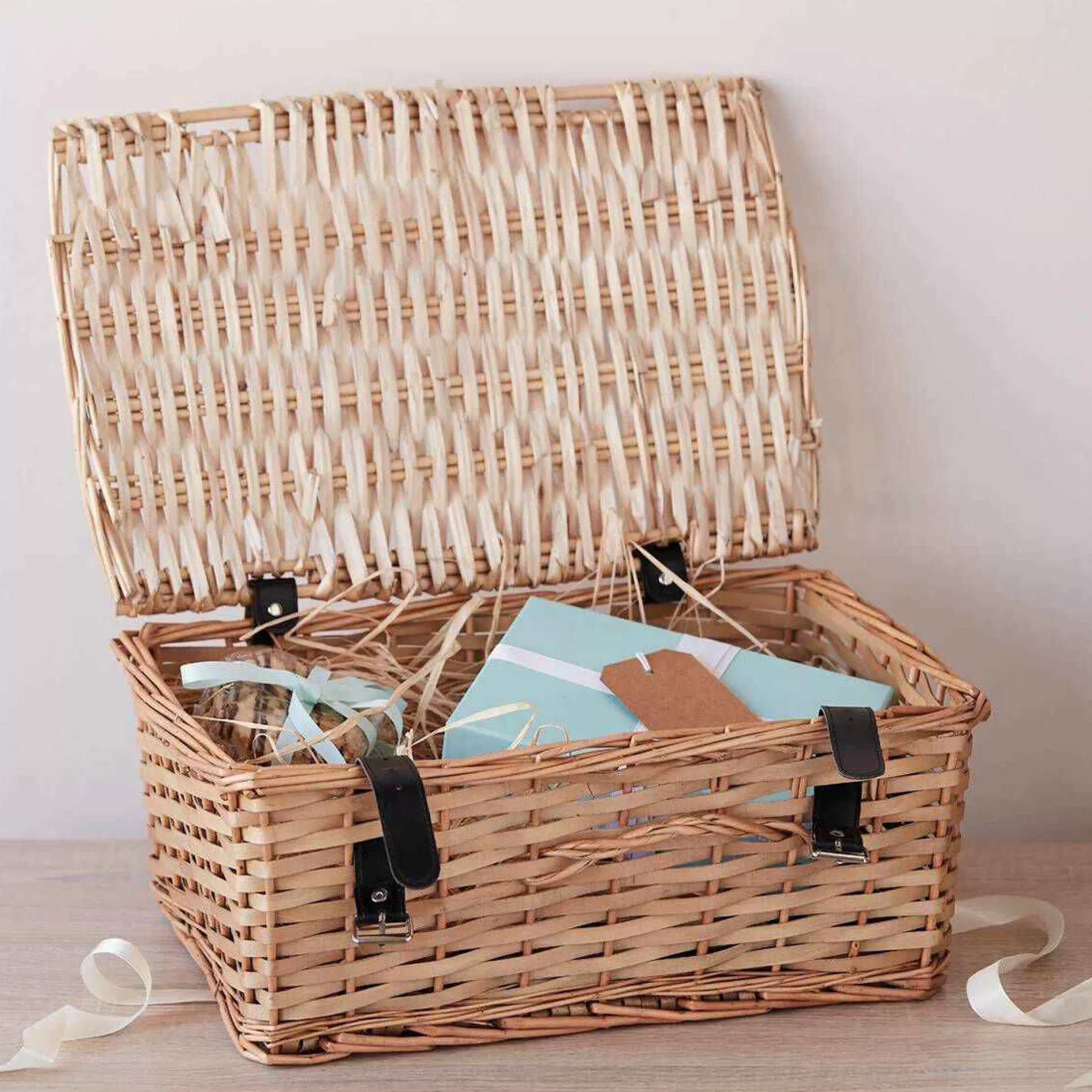 Large Brown Wicker Hamper 42Cm X 28Cm X 18Cm-Hobbycraft Clearance